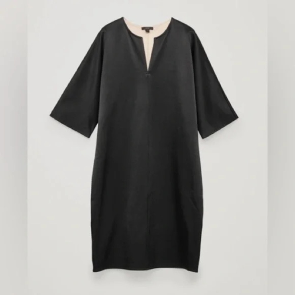 COS NWOT Batwing Sleeved Jersey Dress in Black